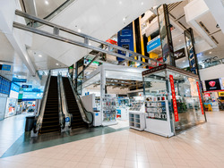 Sim Lim Square (D7), Shop House #584131311
